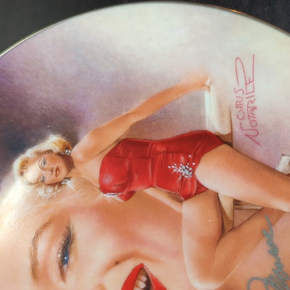 Marilyn Monroe collector plates (1995) - Picture 3 of 8